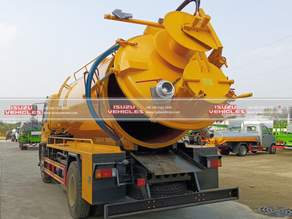 ISUZU 10000L Jet VAC Truck Back Details