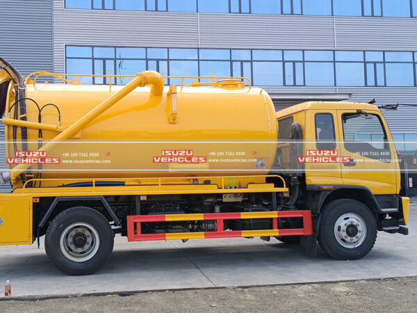 ISUZU 10000L Jet VAC Truck Right