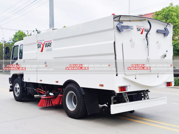 ISUZU 16CBM Forward Street Sweeper Back