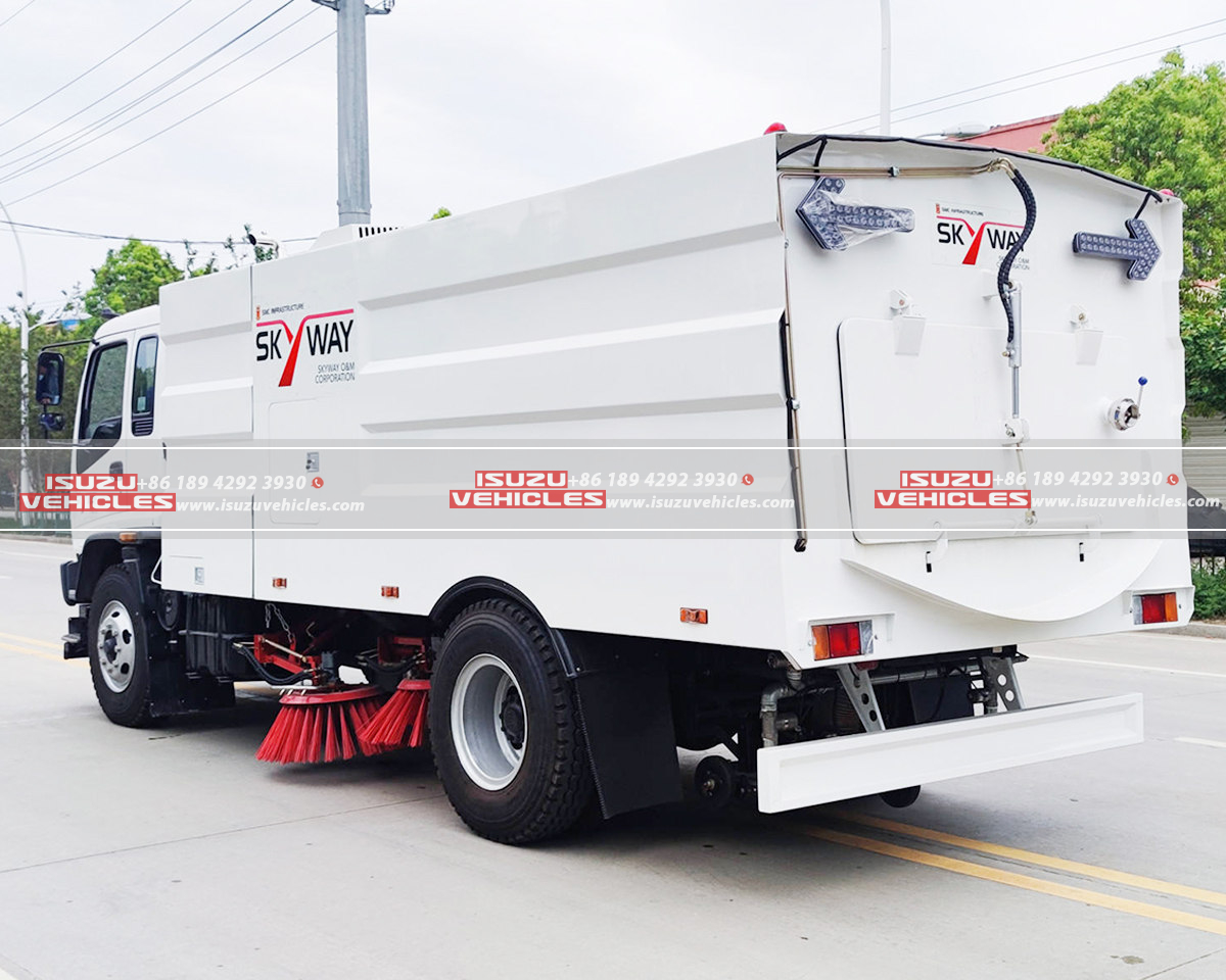 ISUZU 16CBM Forward Street Sweeper Back ISUZU 16CBM Forward Street Sweeper Back