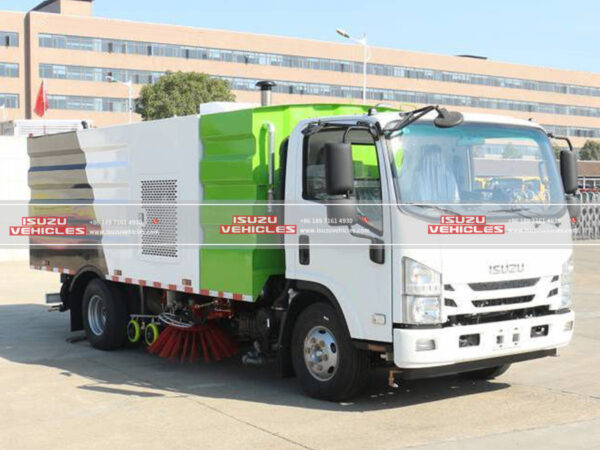 ISUZU 3CBM Wet Sweeper Truck Side Right