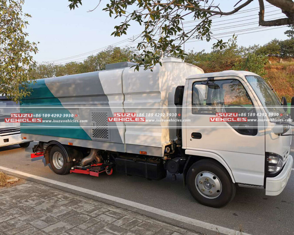 ISUZU 4CBM Trash Compactor Truck Front
