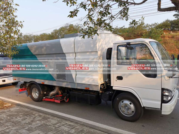 ISUZU 4CBM Trash Compactor Truck Front