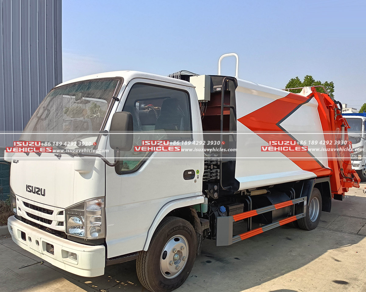 ISUZU 4CBM Trash Compactor Truck Side ISUZU 4CBM Trash Compactor Truck Side