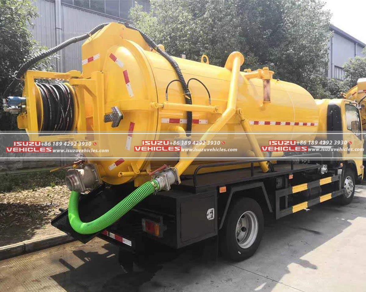 ISUZU 6000L Drain Jetting Truck Right Back ISUZU 6000L Drain Jetting Truck Right Back