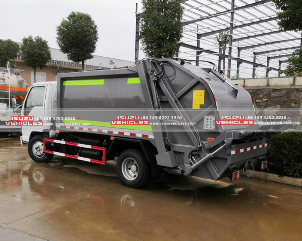 ISUZU 6CBM Rear Loader Garbage Truck Back Side