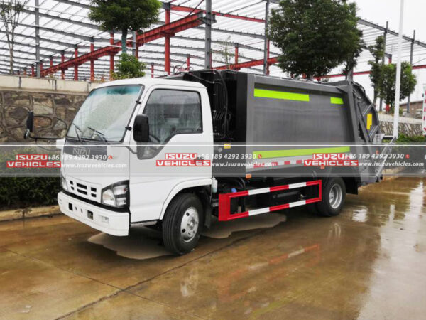 ISUZU 6CBM Rear Loader Garbage Truck Front