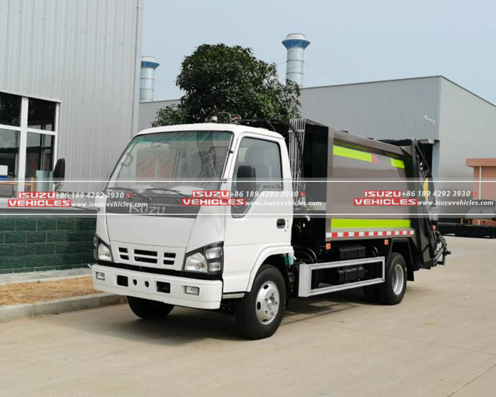 ISUZU 6CBM Rear Loader Garbage Truck Right