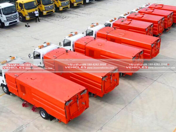 ISUZU 8CBM Road Cleaning Truck Team