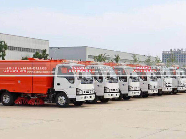 ISUZU 8CBM Road Cleaning Truck Team Front