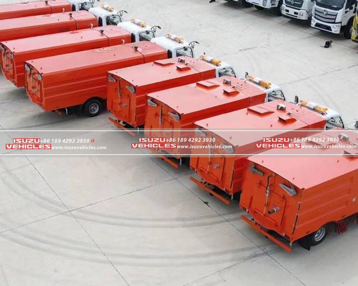 ISUZU 8CBM Road Cleaning Truck in Row ISUZU 8CBM Road Cleaning Truck in Row