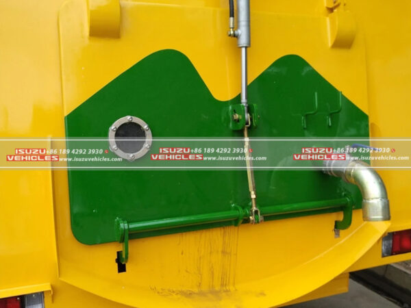 ISUZU 8CBM Sweeper Washing Truck Back Details