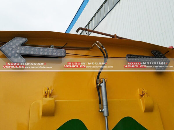 ISUZU 8CBM Sweeper Washing Truck Back Light