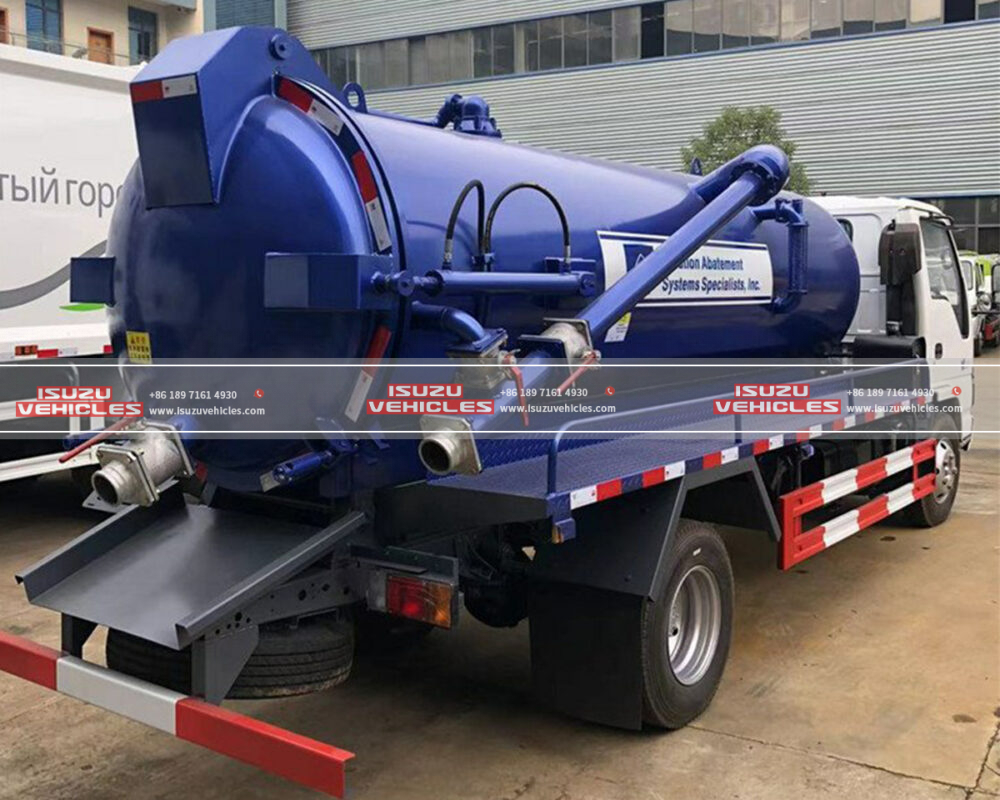 ISUZU Cesspit Emptier Vacuum Truck Back Details
