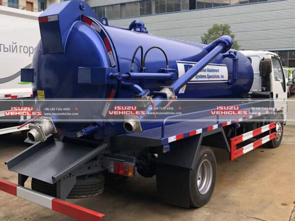 ISUZU Cesspit Emptier Vacuum Truck Back Details