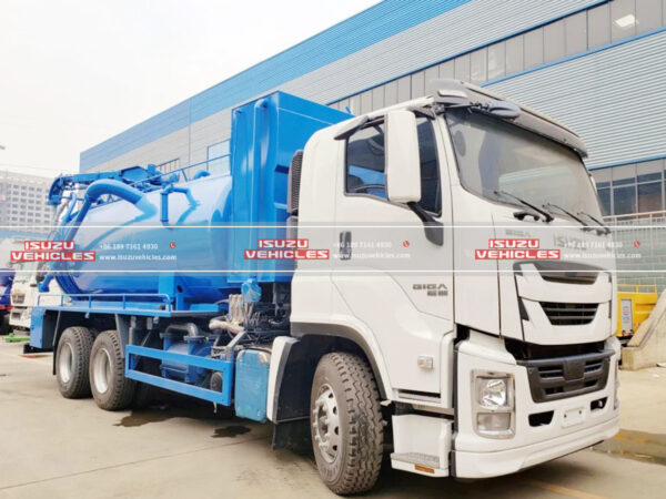 ISUZU Combined Suction Jetting Truck Head Right