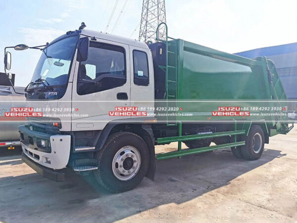 ISUZU FTR Waste Compactor Truck Front