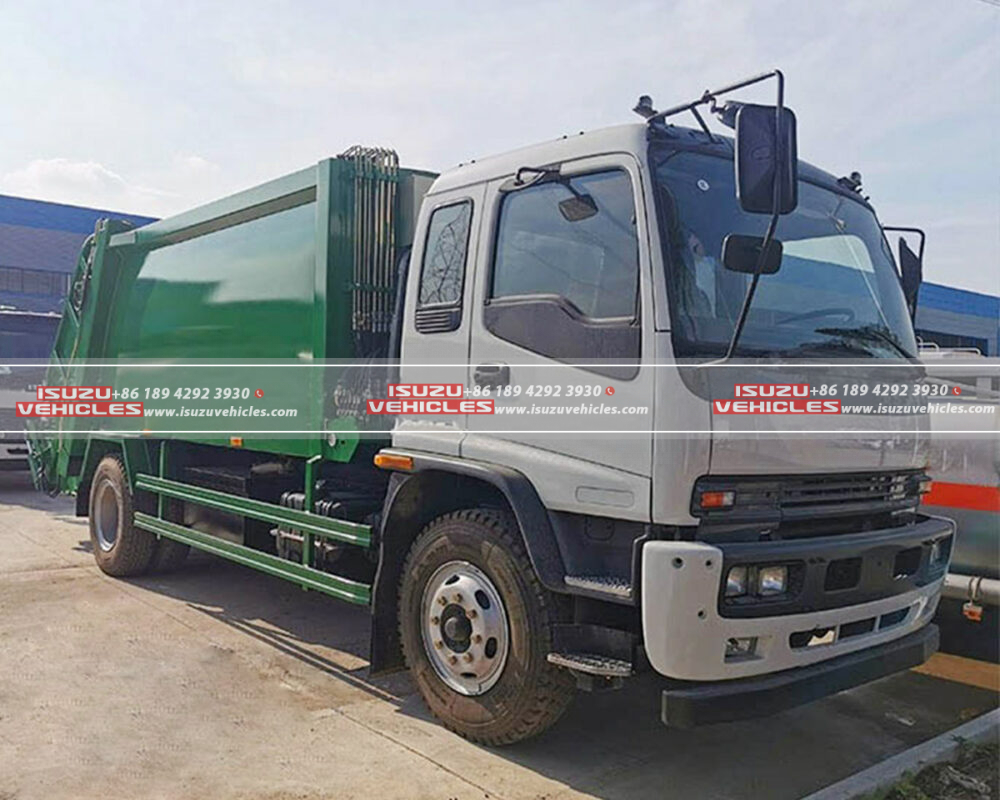ISUZU FTR Waste Compactor Truck Side