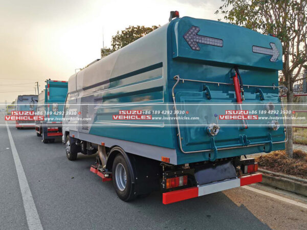 ISUZU NFR Vacuum Street Sweeper Back