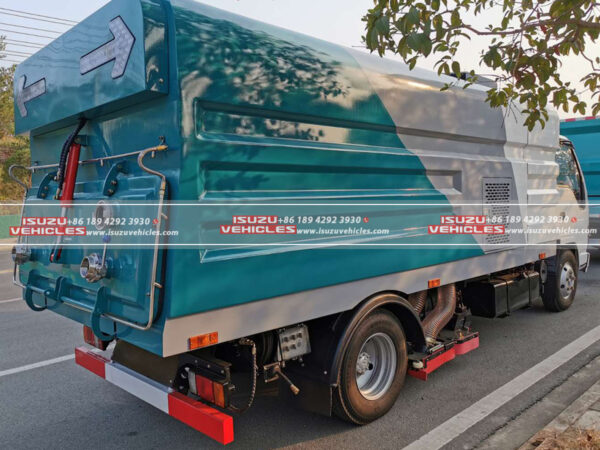 ISUZU NFR Vacuum Street Sweeper Back Container