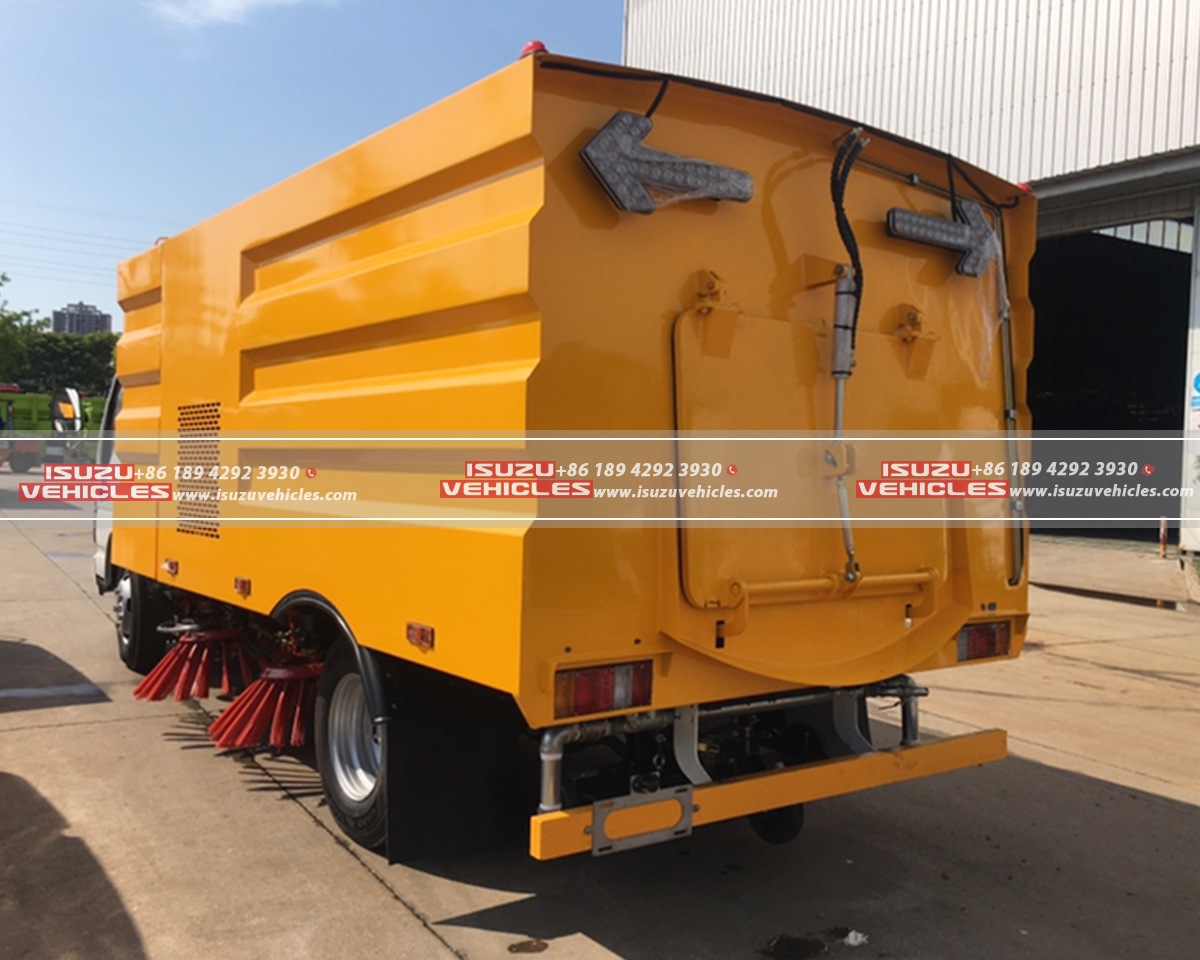 ISUZU Road Sweeper Cleaner Truck (2) ISUZU Road Sweeper Cleaner Truck (2)