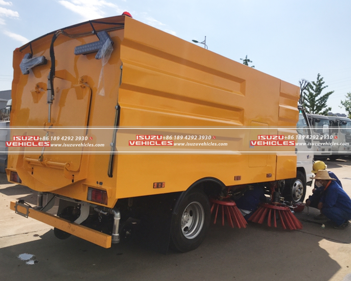 ISUZU Road Sweeper Cleaner Truck (4) ISUZU Road Sweeper Cleaner Truck (4)