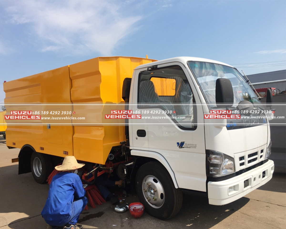 ISUZU Road Sweeper Cleaner Truck (6) ISUZU Road Sweeper Cleaner Truck (6)