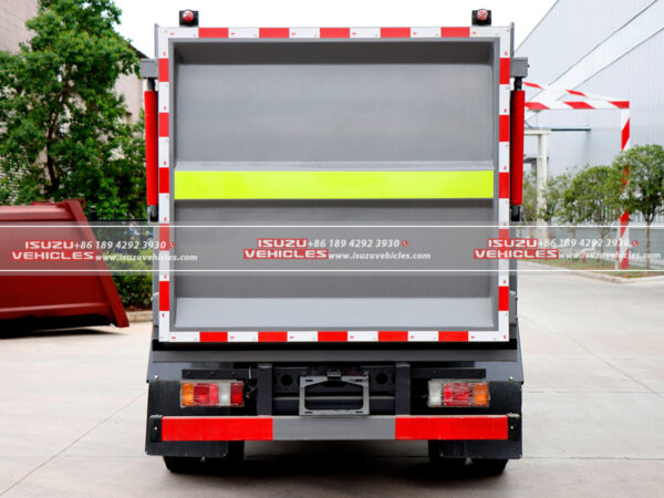 ISUZU Rufuse Side Loader Truck Back