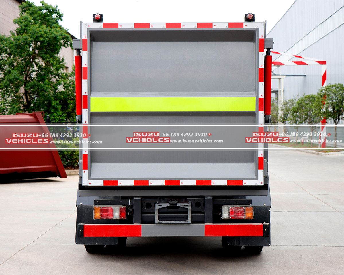 ISUZU Rufuse Side Loader Truck Back ISUZU Rufuse Side Loader Truck Back