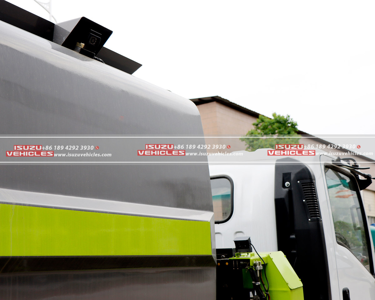 ISUZU Rufuse Side Loader Truck Container Details ISUZU Rufuse Side Loader Truck Container Details