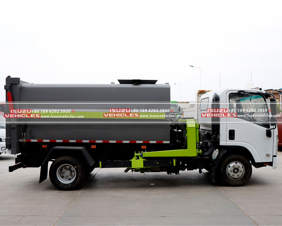 ISUZU Rufuse Side Loader Truck Container ISUZU Rufuse Side Loader Truck Container