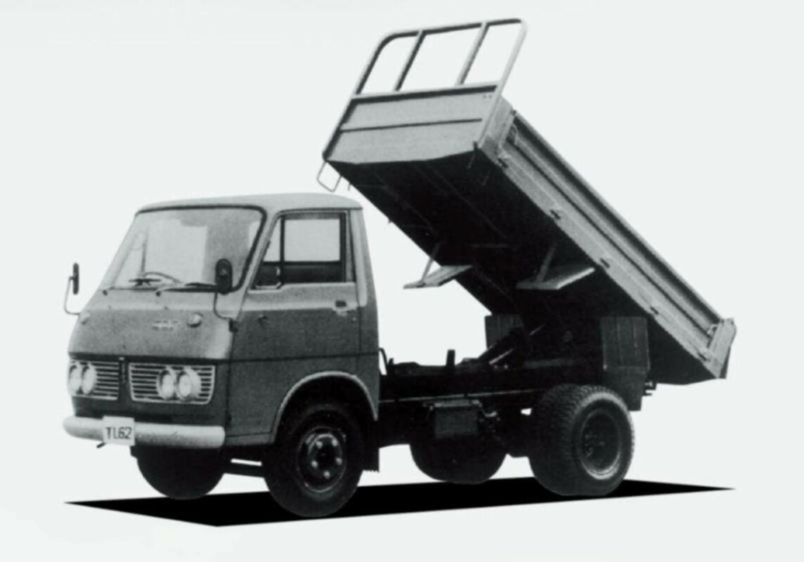 Second Generation of ISUZU ELF