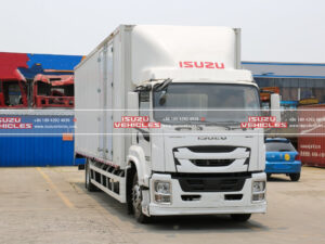 ISUZU GIGA 10 Meter Van Box Truck