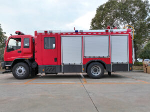Contenedor de camión de loita contra incendios ISUZU 5000L auga 300L escuma