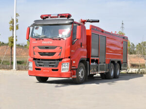 ISUZU Dry Poeder en Foam Combined Fire Truck