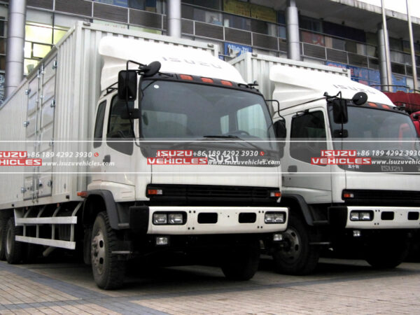 ISUZU 10 Meter Heavy Van Box Truck Side