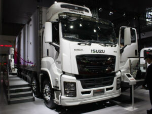 ISUZU 10 Meter Refrigerator Box Truck