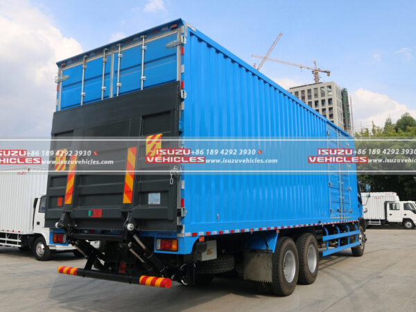 ISUZU 10 Meter Van Box Cargo Truck Back Left