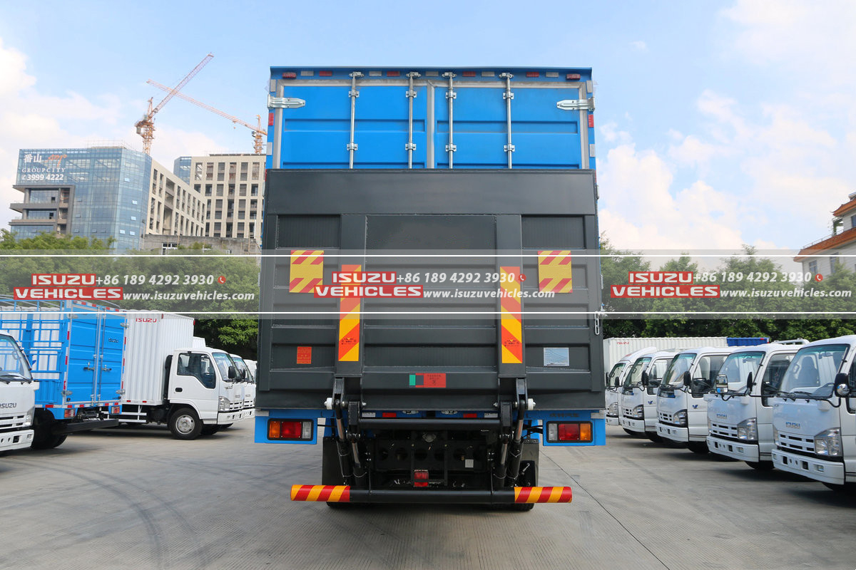 ISUZU 10 Meter Van Box Cargo Truck Back ISUZU 10 Meter Van Box Cargo Truck Back