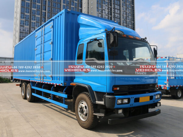 ISUZU 10 Meter Van Box Cargo Truck Right Side
