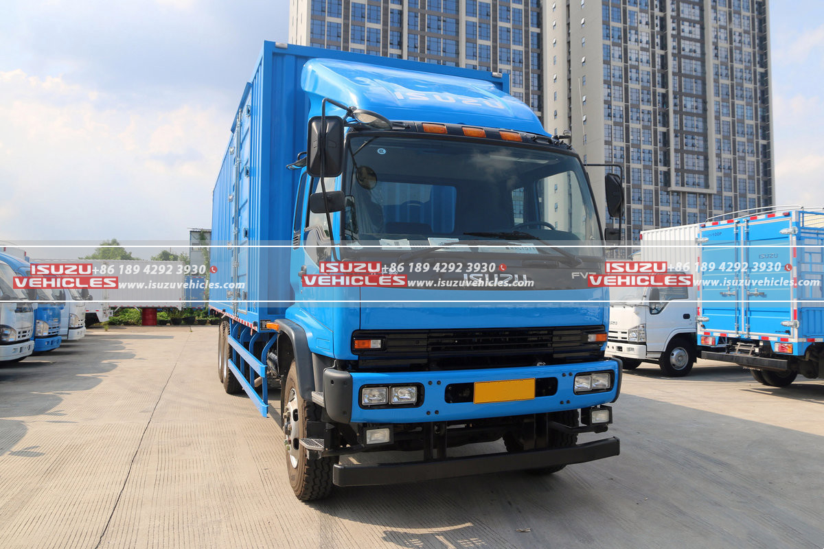 ISUZU 10 Meter Van Box Cargo Truck Right View ISUZU 10 Meter Van Box Cargo Truck Right View