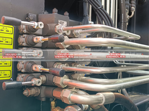 ISUZU 10CBM Refuse Compactor Truck (12)