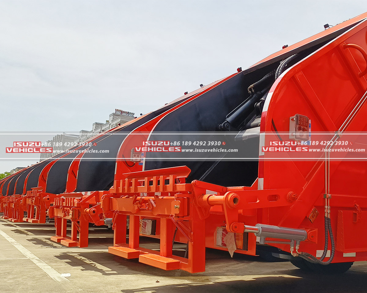 ISUZU 10CBM Refuse Compactor Truck Back Loader ISUZU 10CBM Refuse Compactor Truck Back Loader