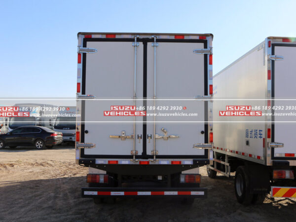 Detalles de la parte trasera del camión frigorífico ISUZU de 14 CBM