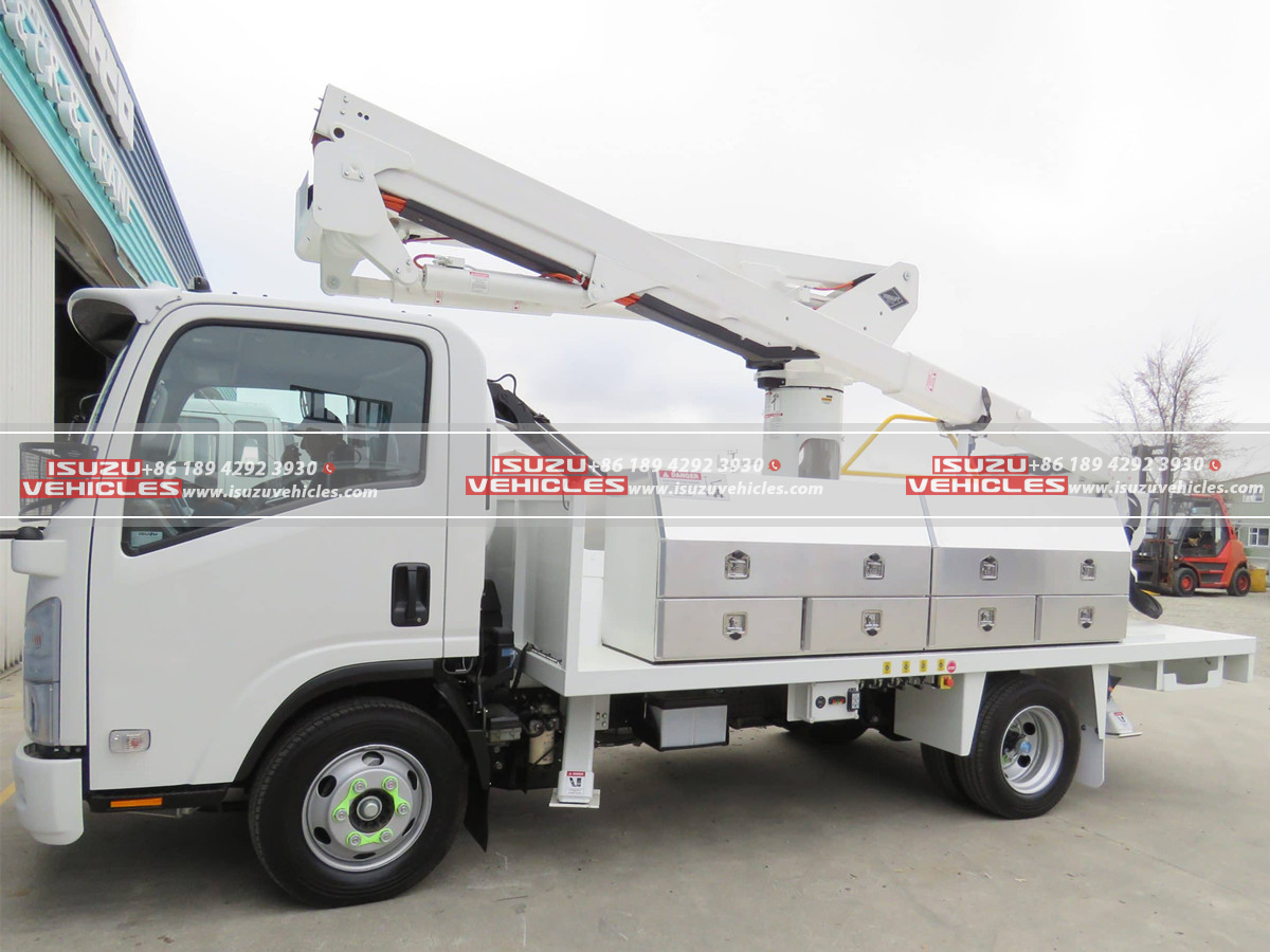ISUZU 17M Insulated Bucket Truck 1 ISUZU 17M Insulated Bucket Truck 1