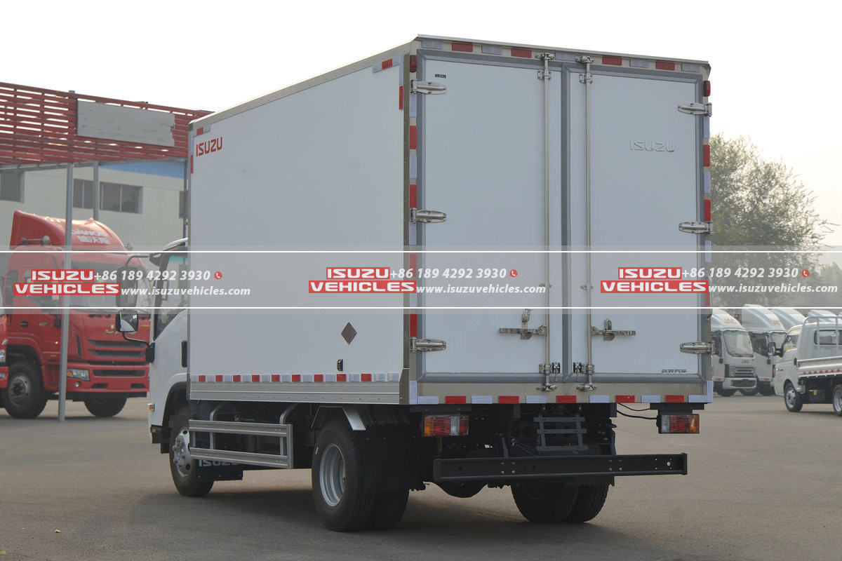ISUZU 18 CBM Refrigerated Box Truck Back ISUZU 18 CBM Refrigerated Box Truck Back