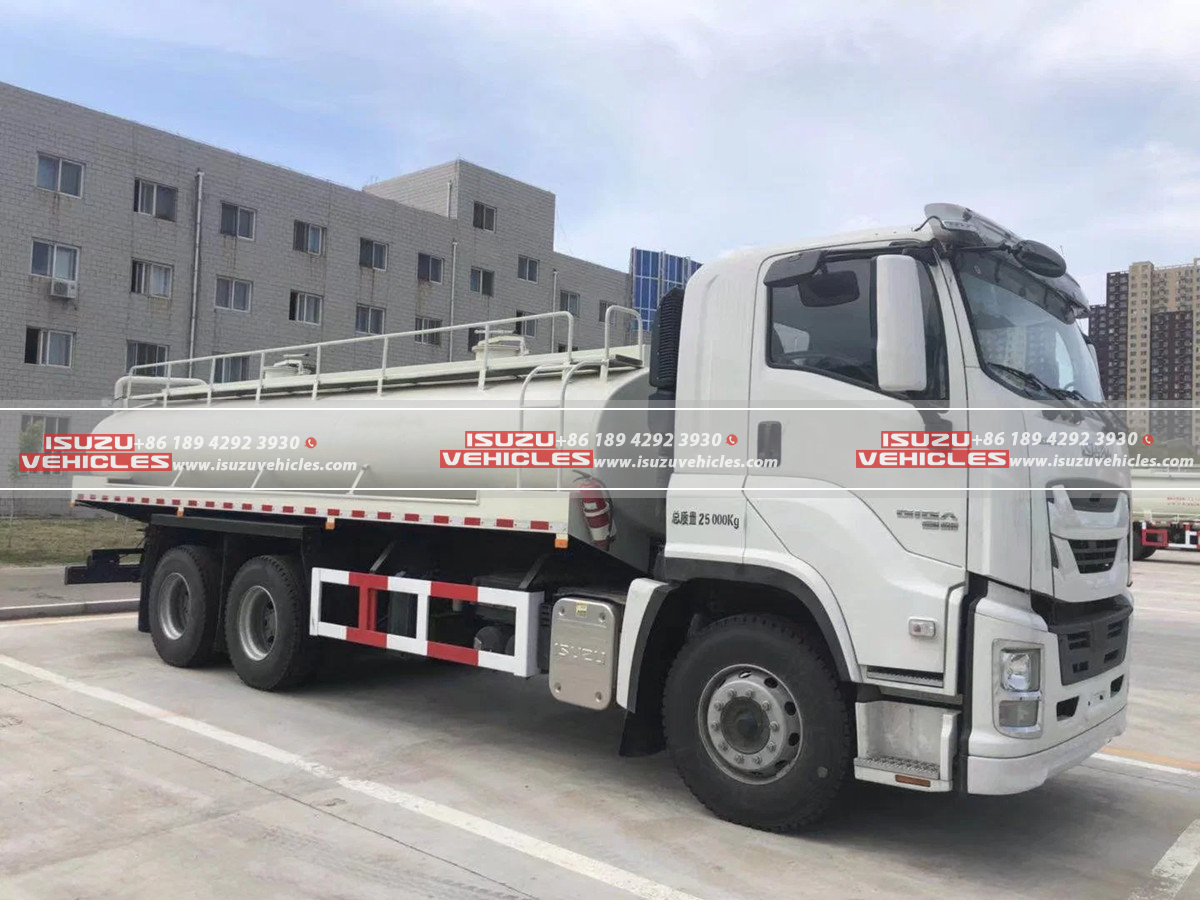 ISUZU 25 CBM Stainless Steel Water Sprinkler Tanker Truck Side Head ISUZU 25 CBM Stainless Steel Water Sprinkler Tanker Truck Side Head