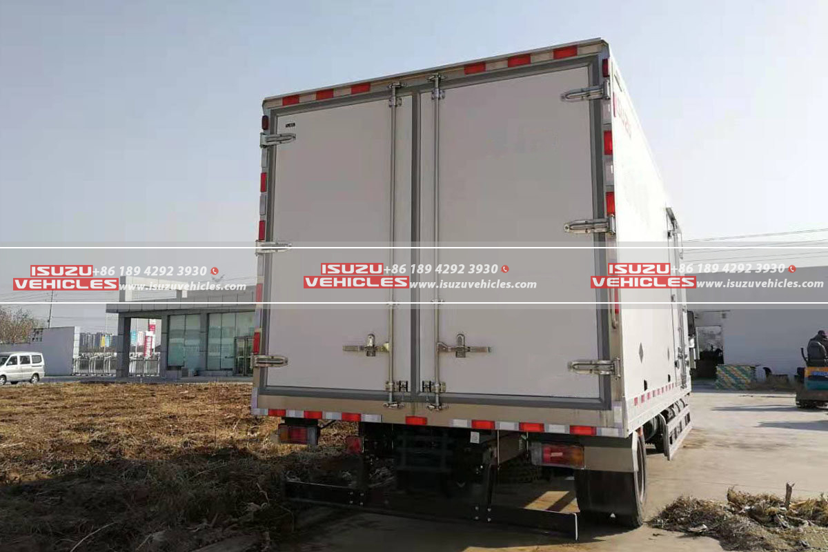 ISUZU 28 CBM Refrigerator Box Truck Back ISUZU 28 CBM Refrigerator Box Truck Back
