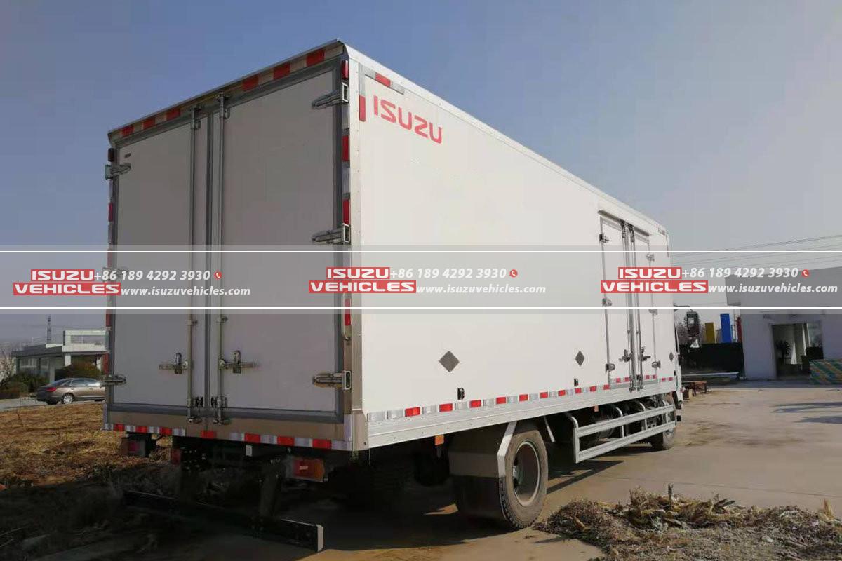 ISUZU 28 CBM Refrigerator Box Truck Left Back