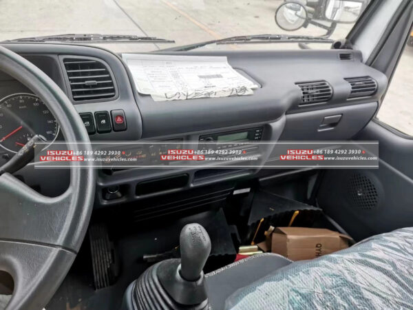 ISUZU 3 Ton Refrigerated Refrigerator Van Truck Dashboard